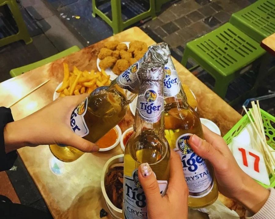 Taste Iconic Hanoi Street Food Delicacies