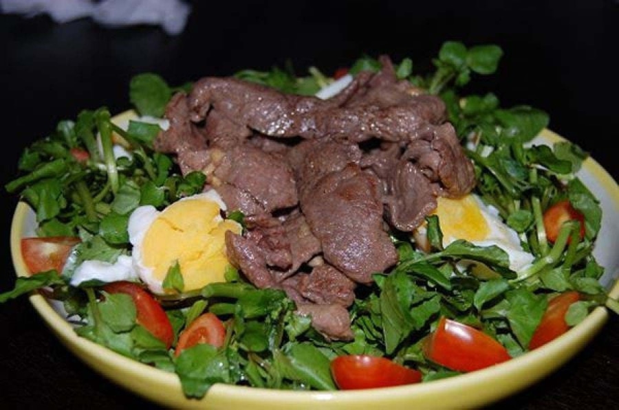 Thit Trau La Trong (Buffalo Meat With Trong Leaves)