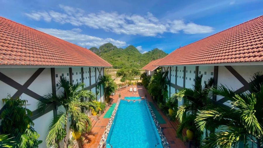 Victory Road Villas (4 ★)