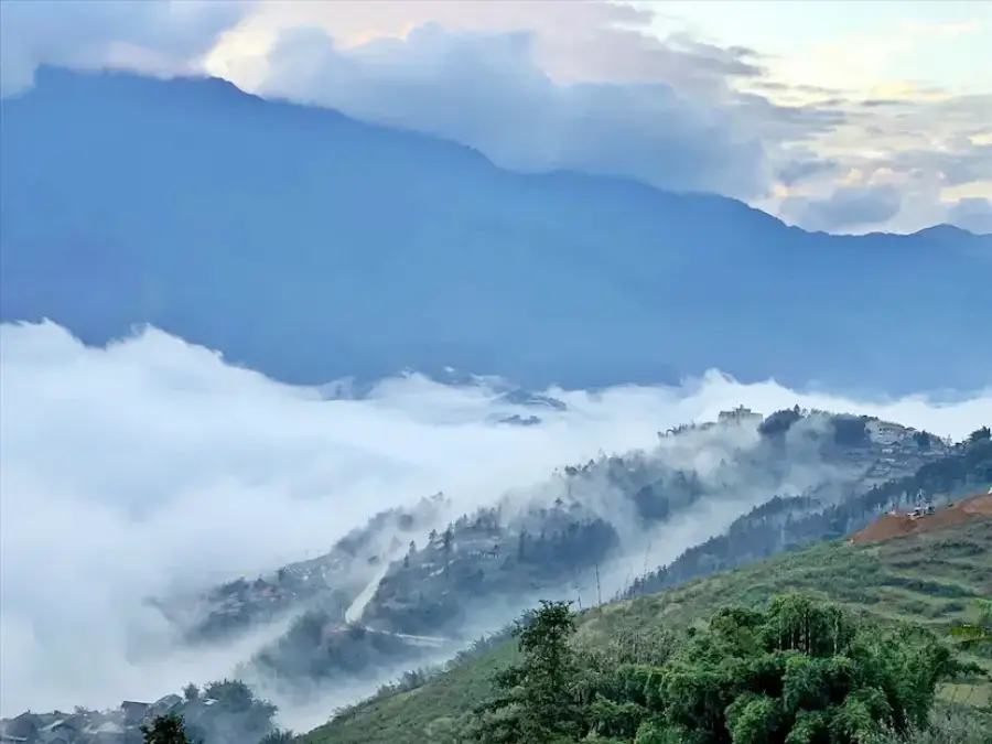 Cloud-hunting in ta van village