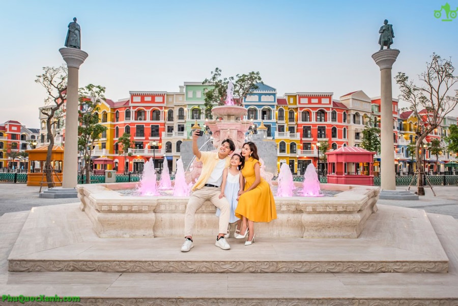 take photos in grandworld phu quoc