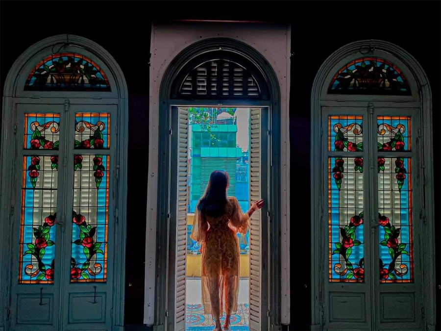 take photos in the ho chi minh city museum