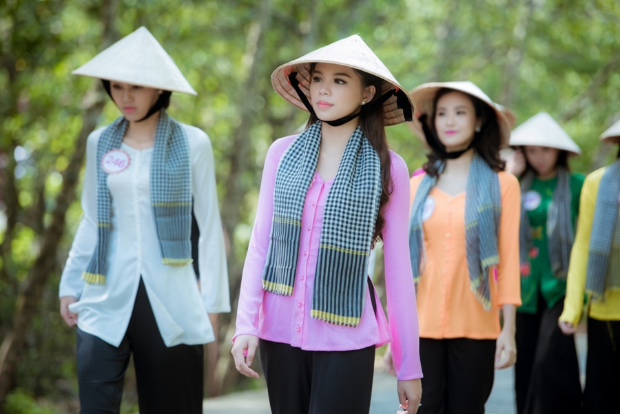 Ao Ba Ba, also referred to as the traditional Southern Vietnamese blouse