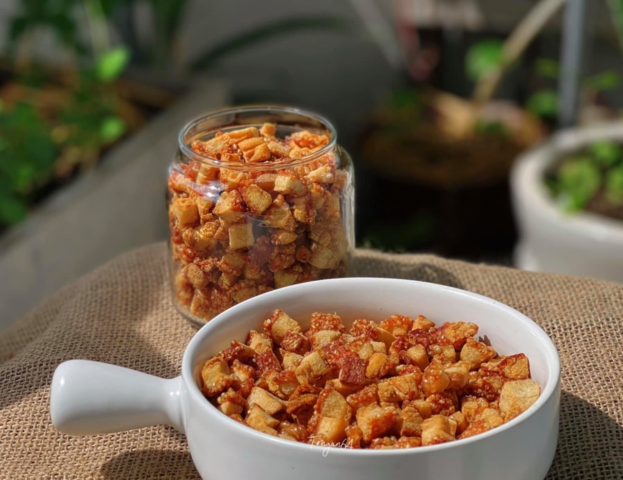 Crispy Pork Skin Tossed In Fish Sauce
