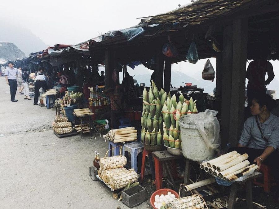  Immerse Yourself in Local Culture at Thung Khe Market