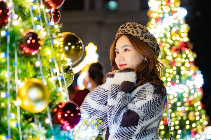 Enjoy Street Activities And Night Walks on Christmas day