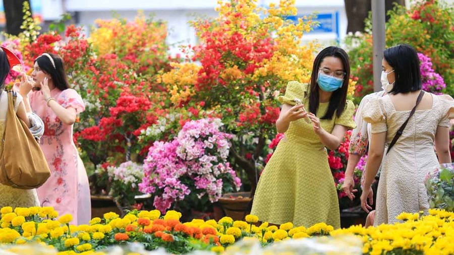 Visit Traditional Flower Markets