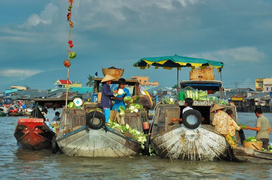 Ca Mau Floating Market (Ca Mau)