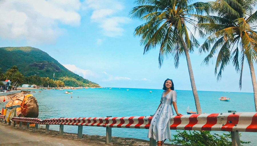 Island Hopping Across Hidden Beaches And Islets