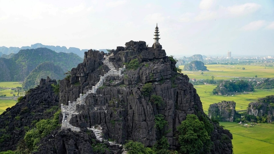 Lying Dragon Mountain is one of the most popular observation decks in northern Vietnam