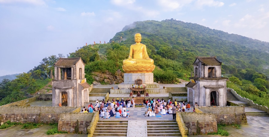 Observe Buddhist Rituals And Daily Practices