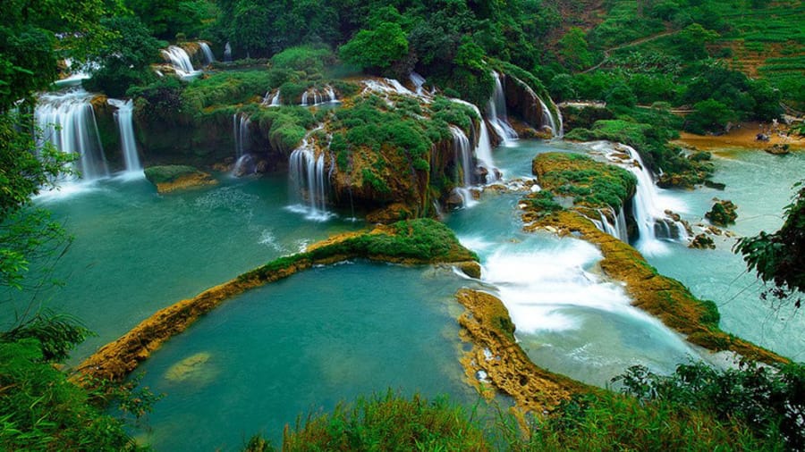 Tac Tinh Waterfall is a beautiful and breathtaking place