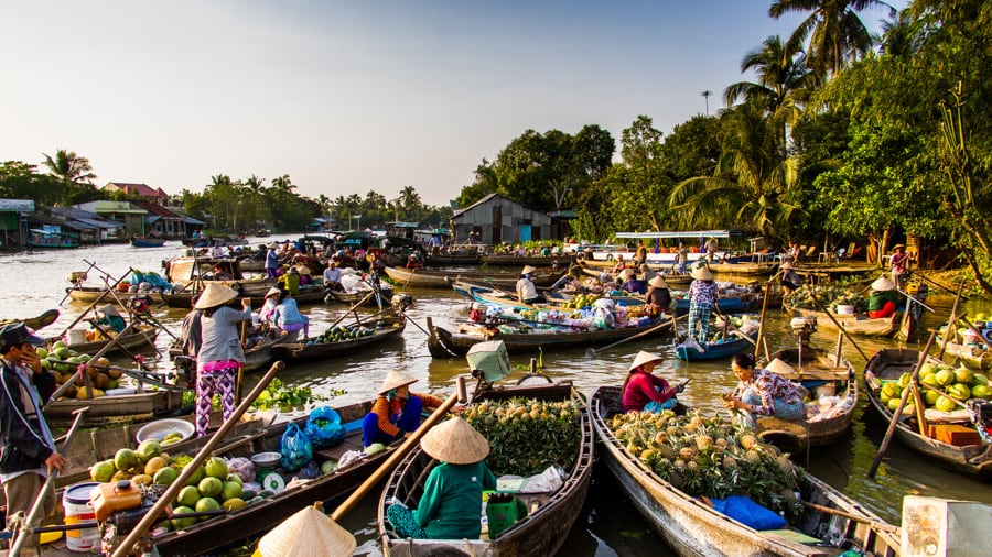 Tra On Floating Market (Vinh Long)