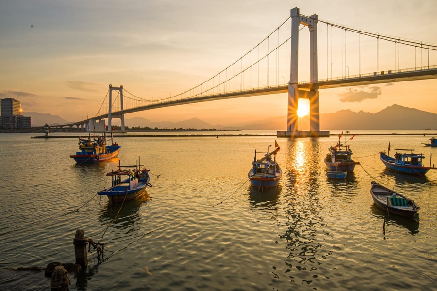 Watch Sunrise And Sunset Over the Han River