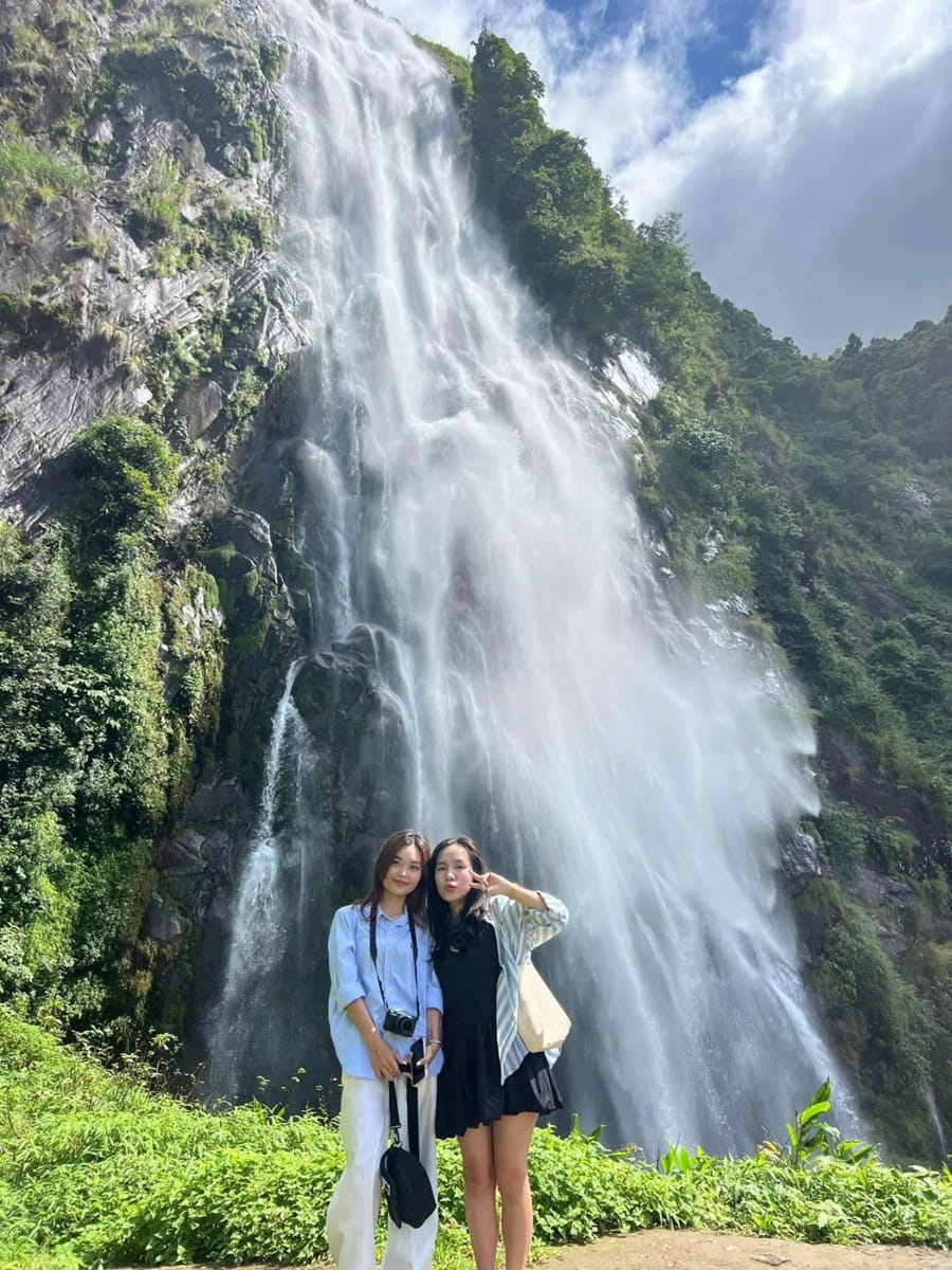 take a beautiful photo in Tac Tinh Waterfall