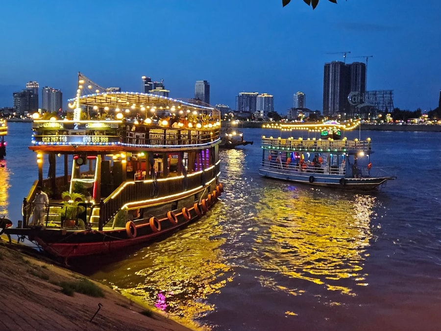 Nightlife Scene in Sisowath Quay