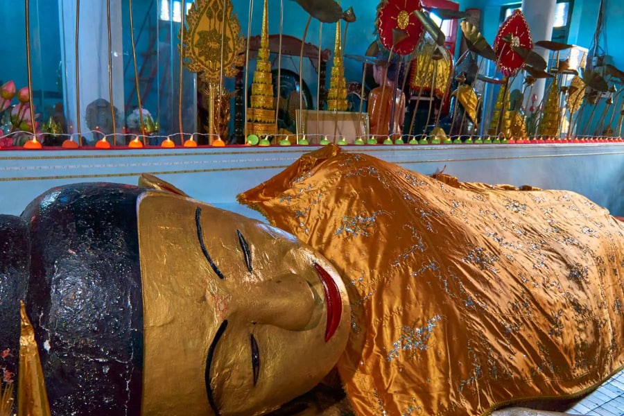 Reclining Buddha Statue Pavilion
