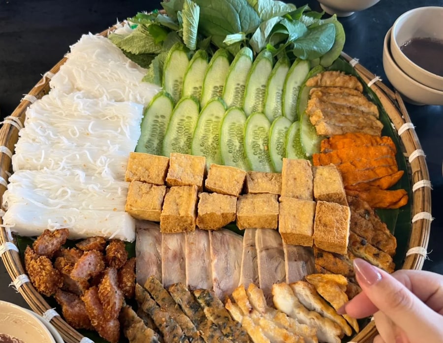 Bun Dau Mam Tom is one of the most distinctive dishes in Vietnamese cuisine