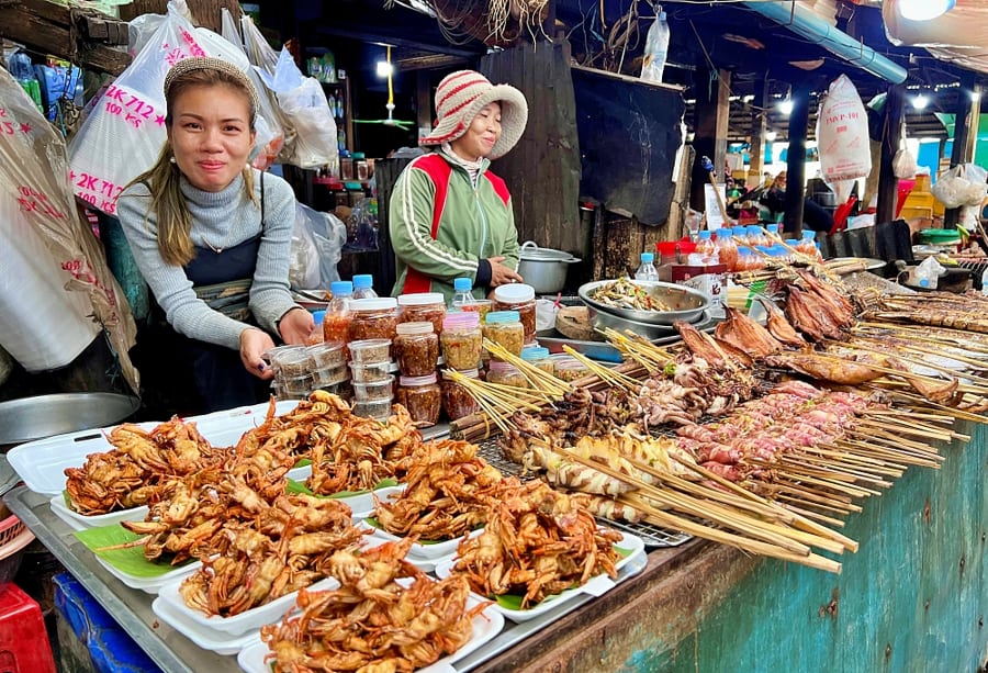 Enjoy Fresh Seafood At Kep Crab Market