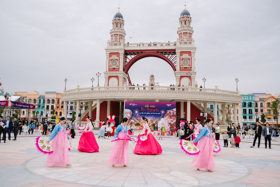 Mega Grand World Hanoi K-Town