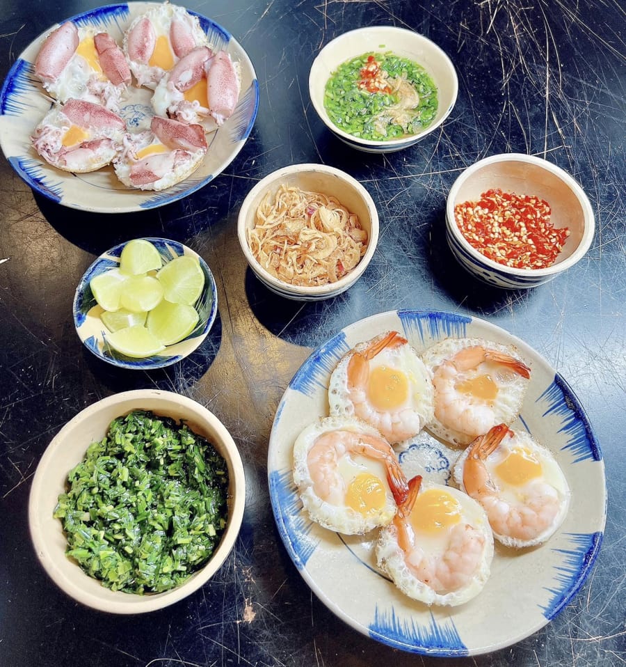 banh can with egg and shrimp