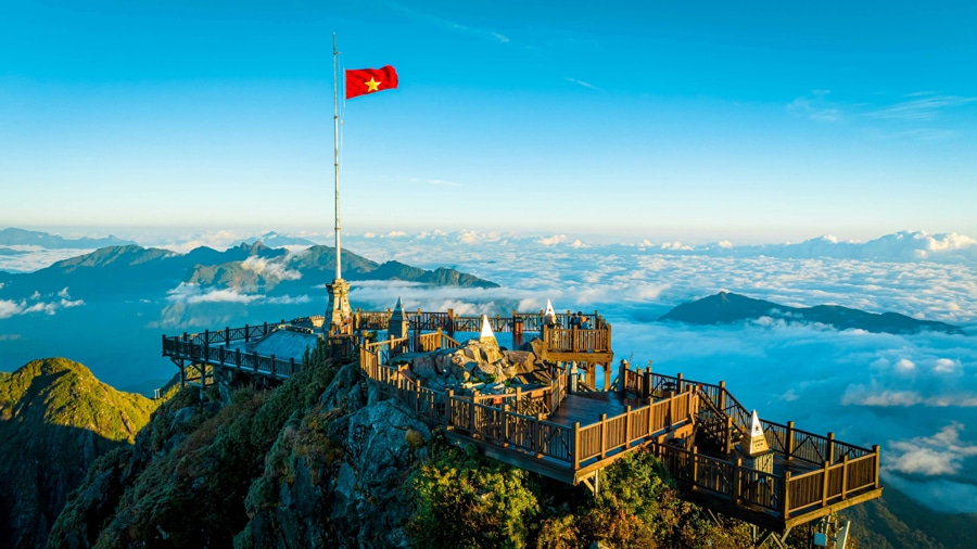 fansipan peak in sapa, vietnam