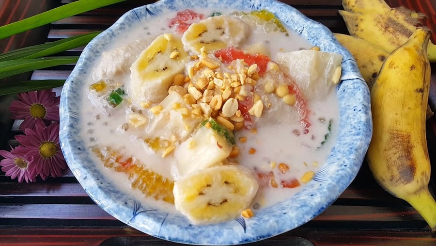 Che Chuoi is a popular Vietnamese dessert