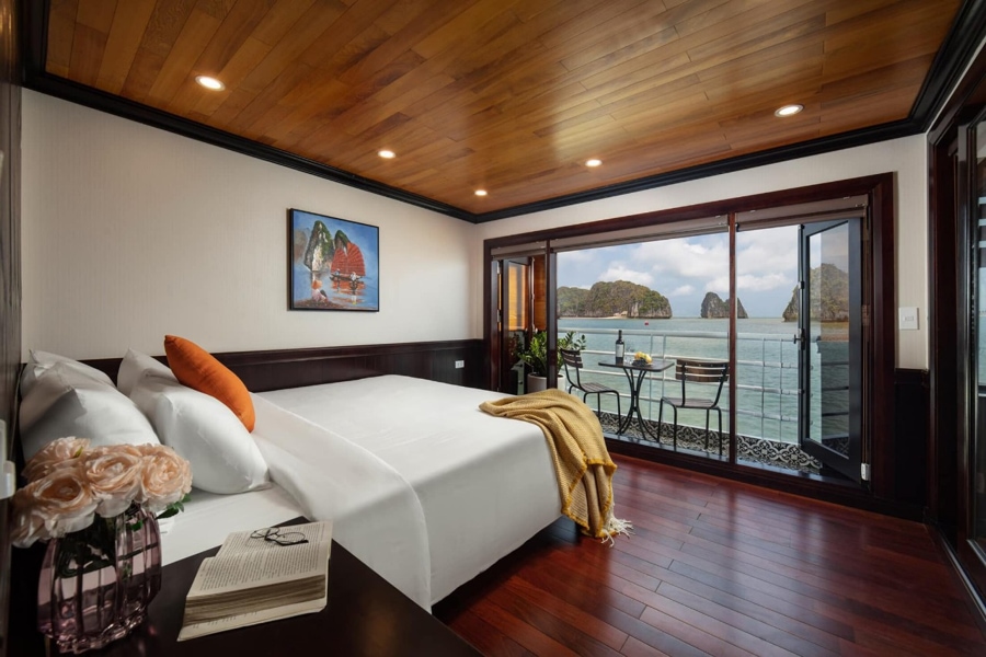 Deluxe Balcony Room At The Dragon Bay Cruise