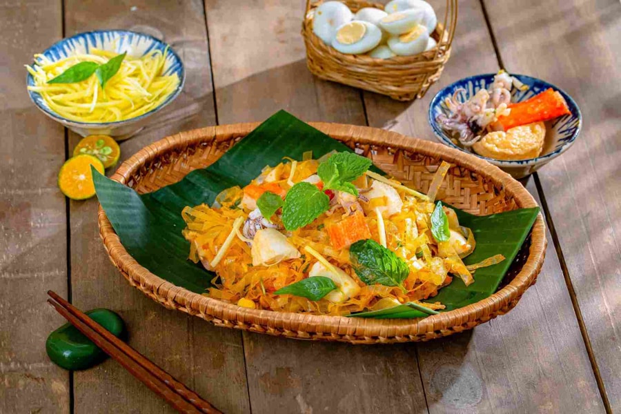 Eat Banh Trang Tron Like A Local